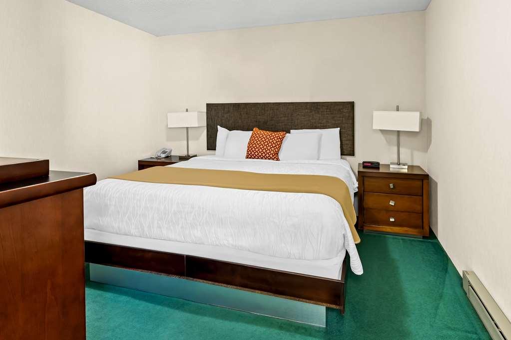 Newberry Americas Best Value Inn & Suites - Tahquamenon Country חדר תמונה