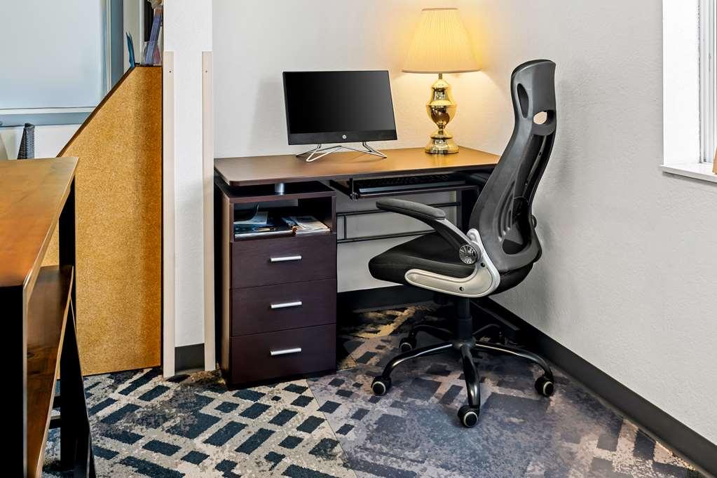 Newberry Americas Best Value Inn & Suites - Tahquamenon Country מתקנים תמונה