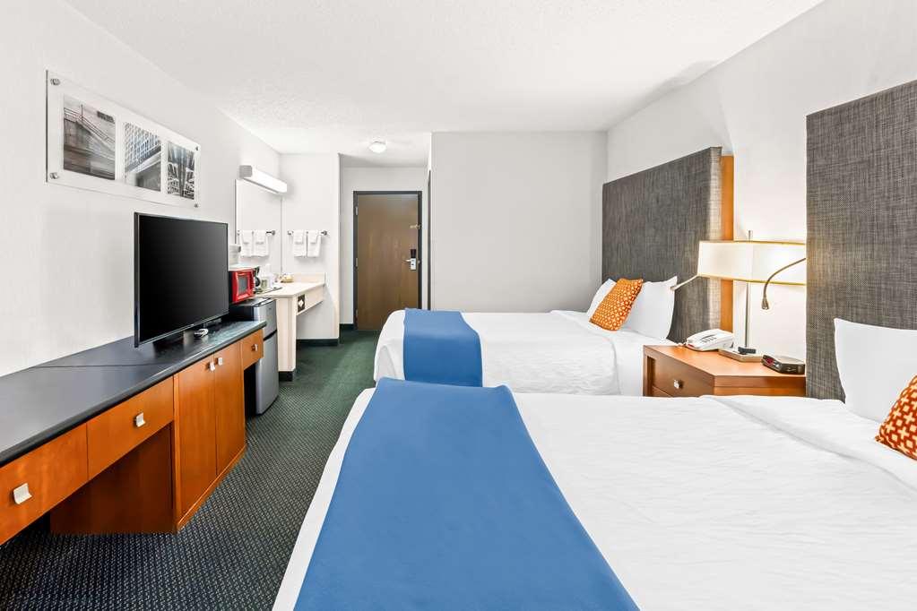 Newberry Americas Best Value Inn & Suites - Tahquamenon Country חדר תמונה