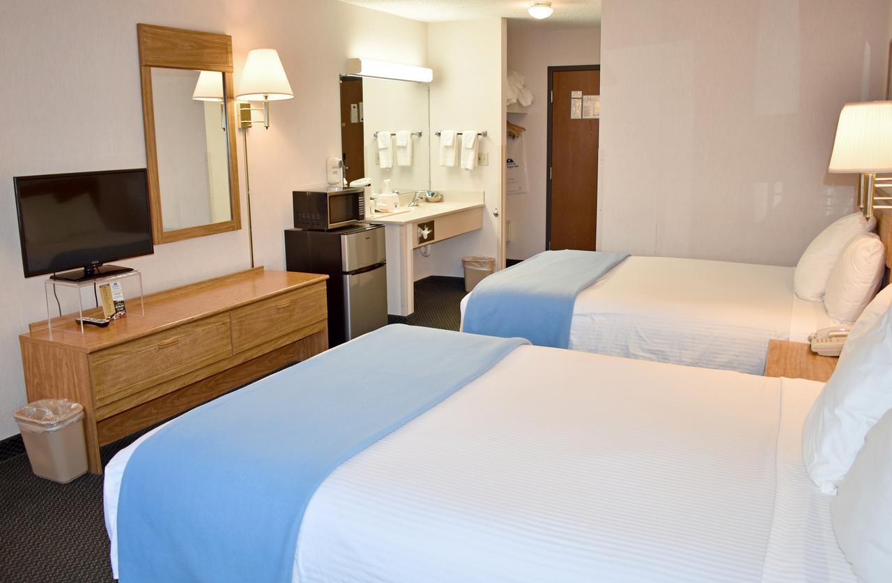 Newberry Americas Best Value Inn & Suites - Tahquamenon Country מראה חיצוני תמונה