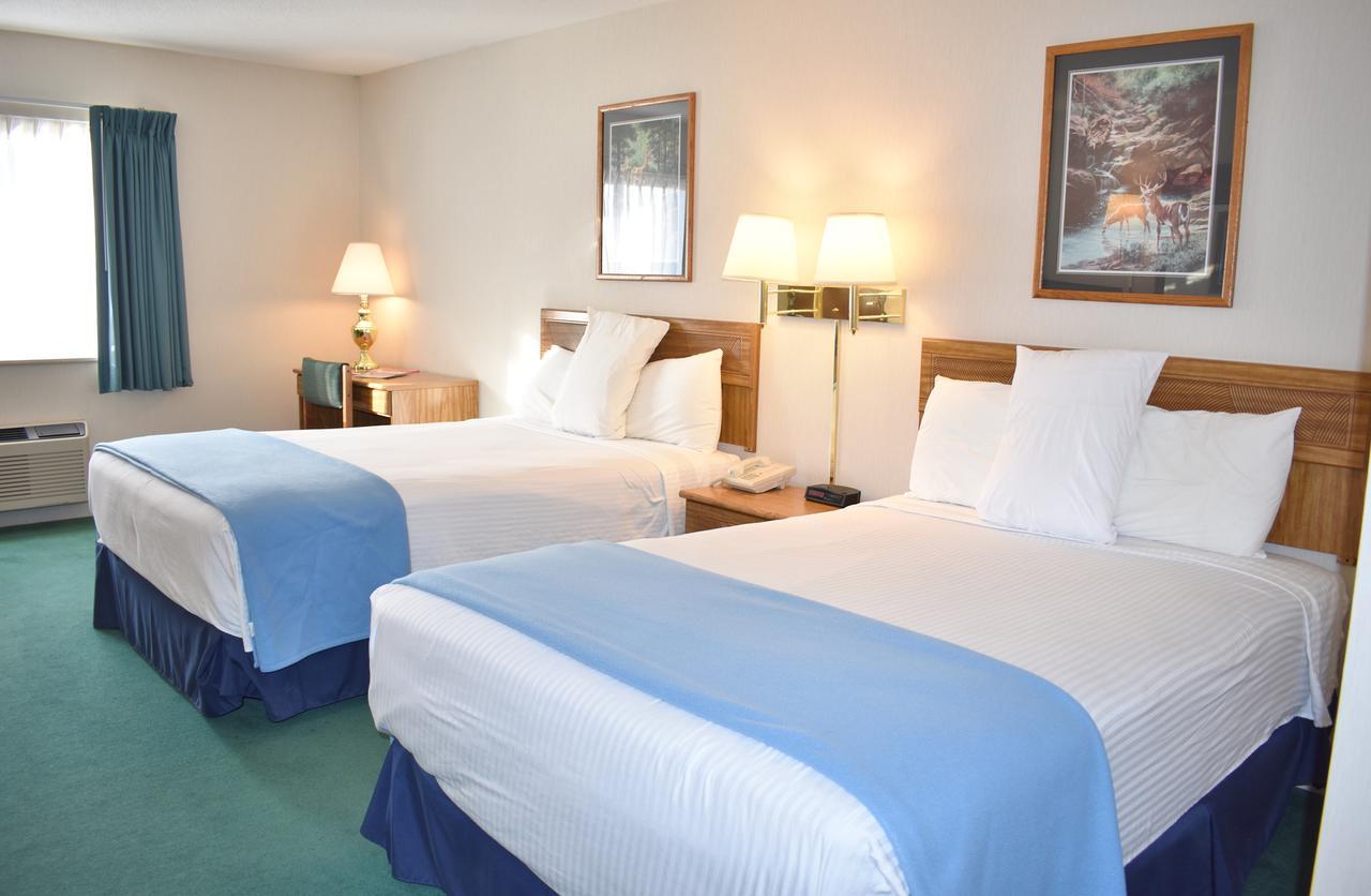 Newberry Americas Best Value Inn & Suites - Tahquamenon Country מראה חיצוני תמונה