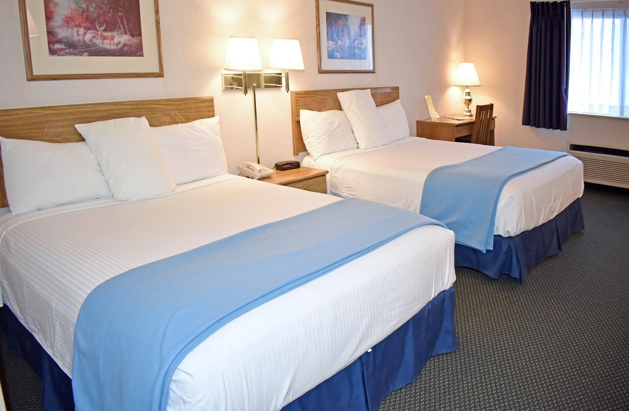 Newberry Americas Best Value Inn & Suites - Tahquamenon Country מראה חיצוני תמונה