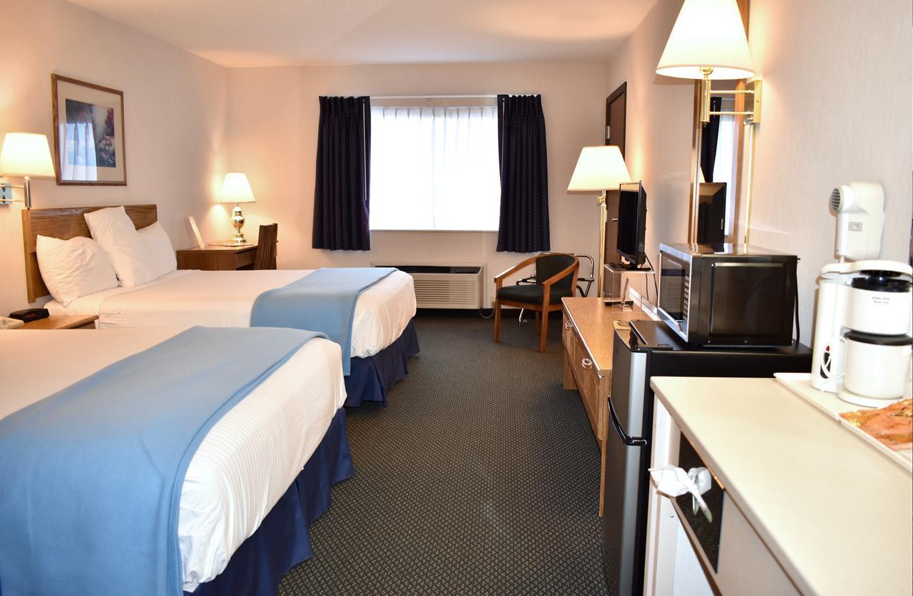 Newberry Americas Best Value Inn & Suites - Tahquamenon Country מראה חיצוני תמונה