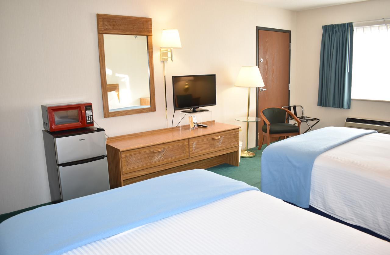Newberry Americas Best Value Inn & Suites - Tahquamenon Country מראה חיצוני תמונה