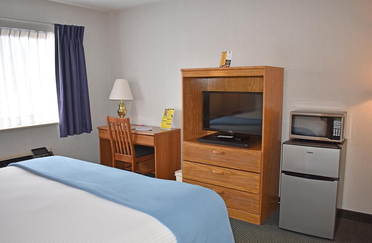 Newberry Americas Best Value Inn & Suites - Tahquamenon Country מראה חיצוני תמונה
