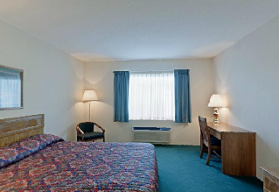 Newberry Americas Best Value Inn & Suites - Tahquamenon Country מראה חיצוני תמונה
